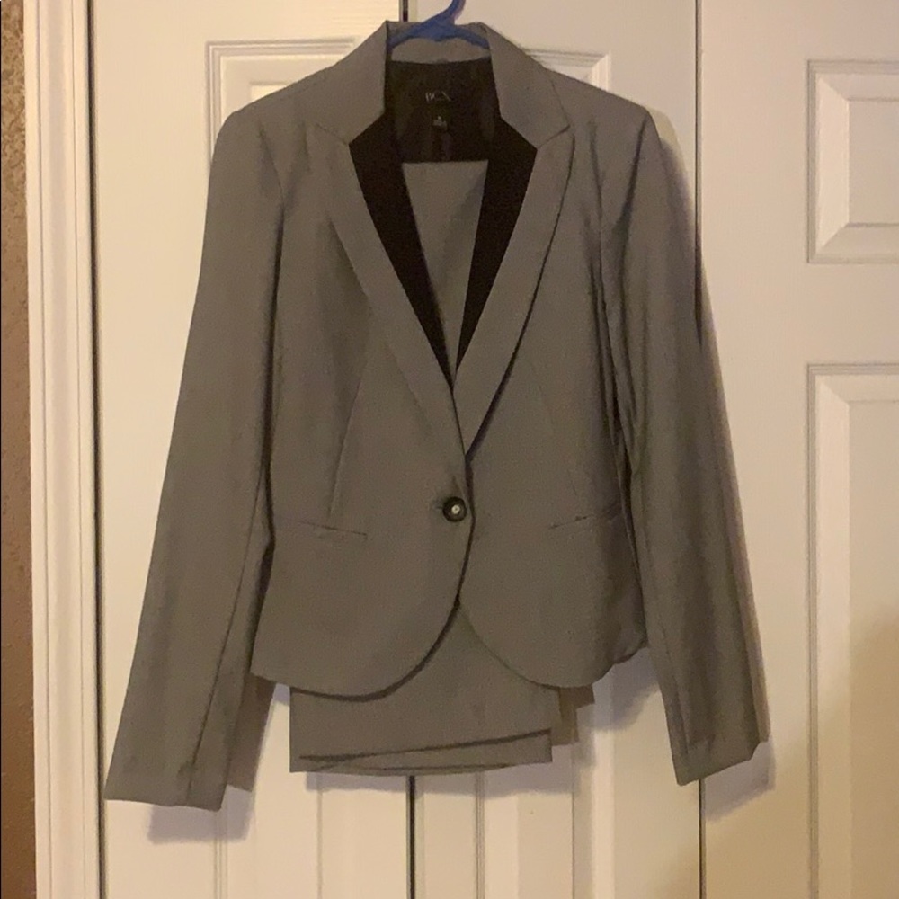 BCX Juniors gray pant suit